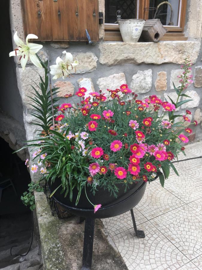 לינה וארוחת בוקר לארגנטייר La Mascotte מראה חיצוני תמונה